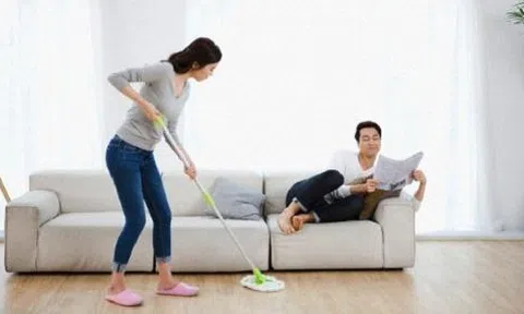 Nguyên nhân tại sao đàn bà không nên ở nhà làm osin cho chồng đi kiếm tiền?